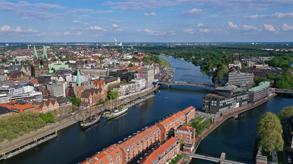 Luftaufnahme der Hansestadt Bremen | Quelle: © NEWS&ART/ Adobe Stock